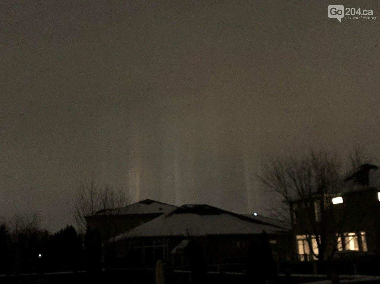 Winnipeggers witnessed light pillars phenomenon, photo-1