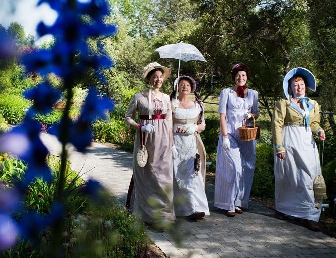 Lady Jane had a picnic in the style of the Jane Austen era