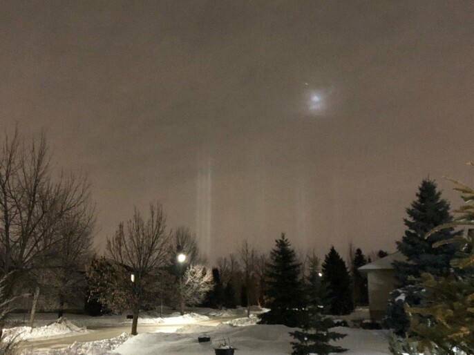 Winnipeggers witnessed light pillars phenomenon