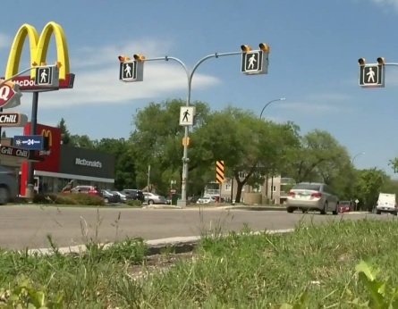A traffic light was placed at the crossroad where a boy was killed by a car last winter