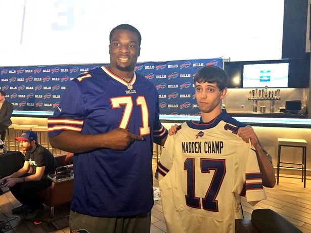 Killed 2 and shot himself after losing in a videogame tournament