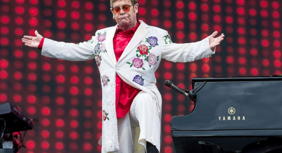 Elton John will give a concert in Winnipeg during his farewell tour