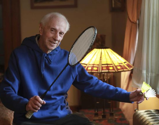 90-year-old doctor received Sport for Life Award