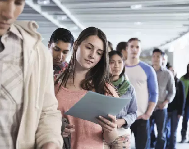 Online course for young people looking for a job is starting in Manitoba