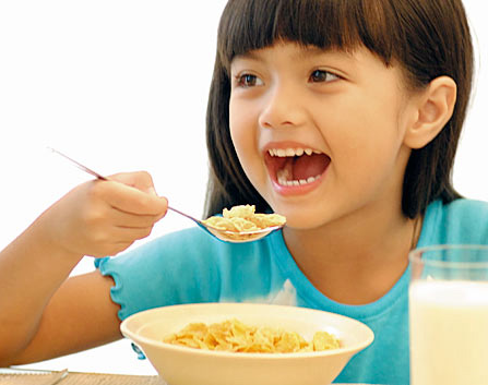 Experimental program Breakfast2Go feeds school students even on weekends