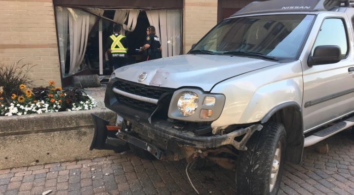Driver makes a double crash behind Portage Place Driver makes a double crash behind Portage Place
