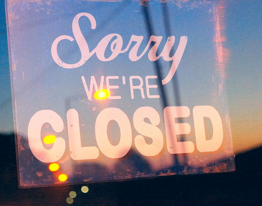 Labour Day: the list of services that open and close