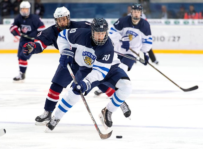 Finnish forward Vesalainen agreed a 3-year contract with Winnipeg Jets