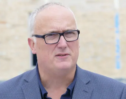 Motkaluk and Diack are talking about their tax plans