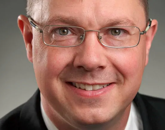 Rebel Media speaker apologized for the comparison of pride flag and swastikas