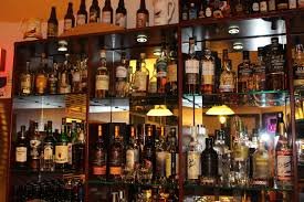 North Kildonan liquor store robbed, security guard injured 