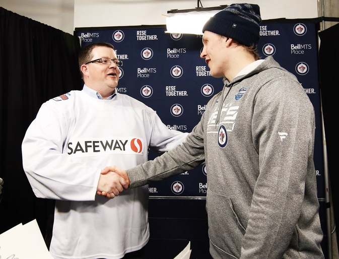Patrik Laine's 5 goals brought $1.1M to a pastor from Winnipeg