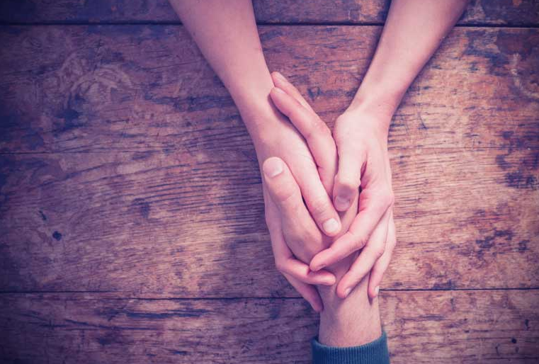 Former addicts from Winnipeg created a support line