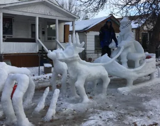 Little snow does not prevent the sculptors from making amazing snow and ice masterpieces