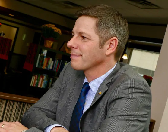 Winnipeg budget adoption is delayed due to the fact that the province has not provided a financing plan