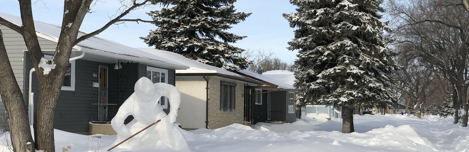 Winnipeg family makes one creative snowman
