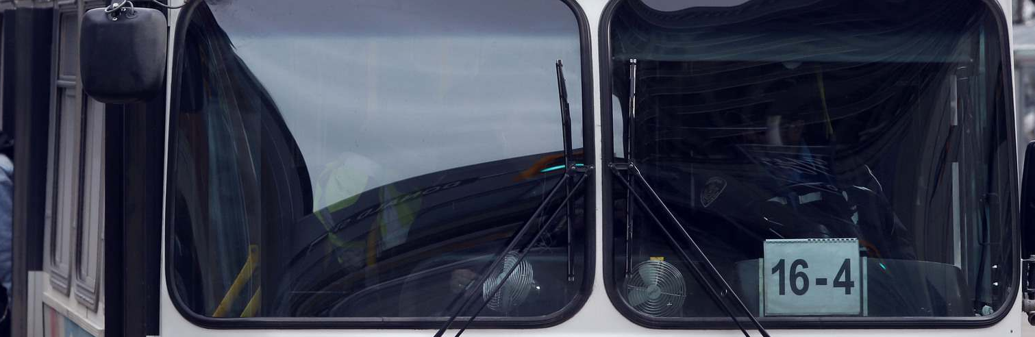 Transit drivers connect with Winnipeg kids to commemorate Transit driver