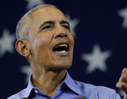 Barack Obama met Winnipeg crowd